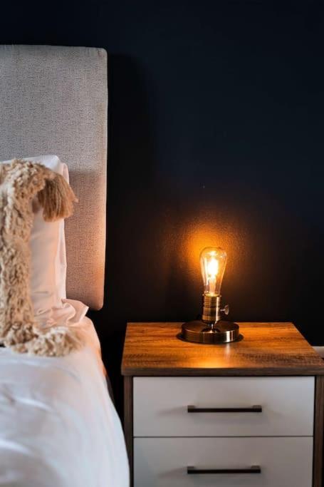 Central Maidstone Contractor Flat Екстериор снимка