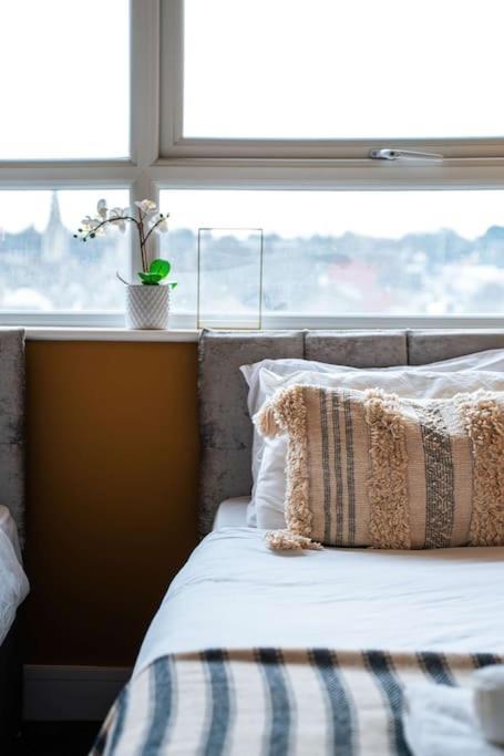 Central Maidstone Contractor Flat Екстериор снимка