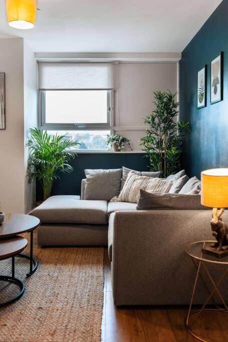 Central Maidstone Contractor Flat Екстериор снимка