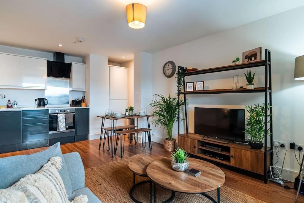 Central Maidstone Contractor Flat Екстериор снимка